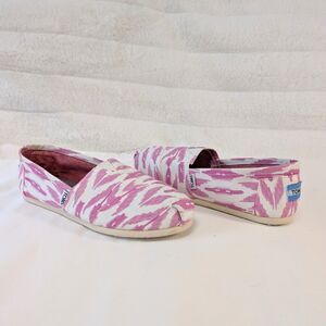 TOMS Classic White & Pink Ikat Pattern Lightweight Canvas Slip-On Shoes